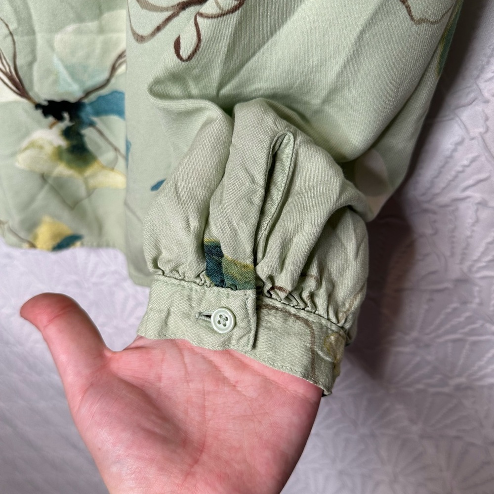 a new day Floral Blouse - Light Green Peasant Top Bishop Sleeves - Picture 6 of 7